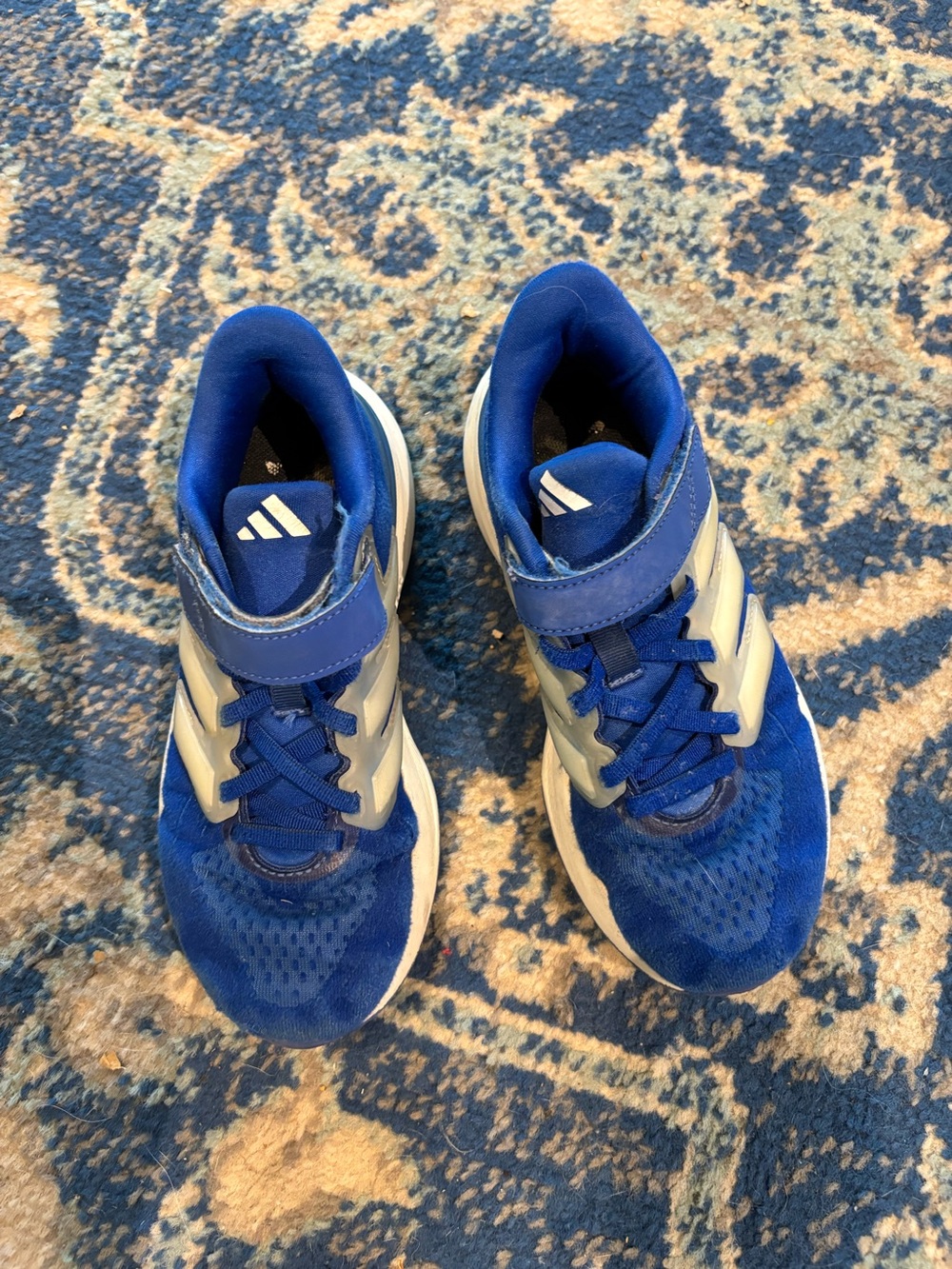 Adidas boys 1 1/2 tennis shoes